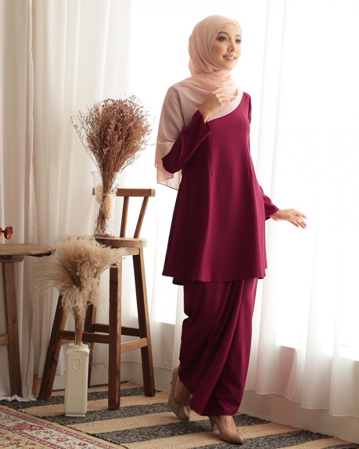 Mahsuri Kurung in Dark Maroon
