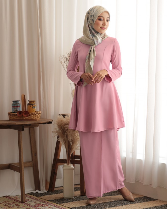 Mahsuri Kurung in Blush Pink