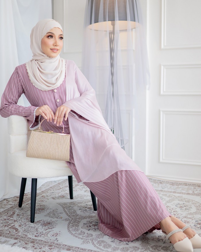 Dang Anum  in Dusty Mauve