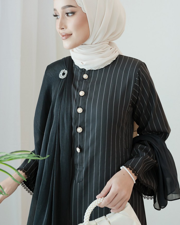 Dang Anum 2.0  in Sexy black