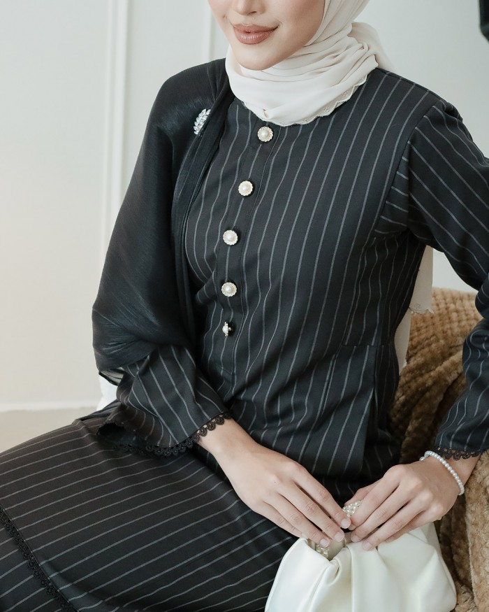 Dang Anum 2.0  in Sexy black