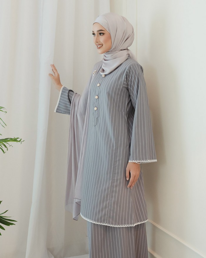 Dang Anum 2.0  in Royal Grey