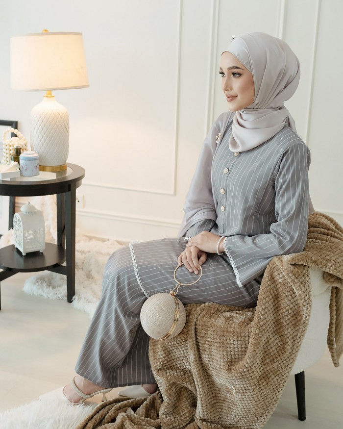 Dang Anum 2.0  in Royal Grey