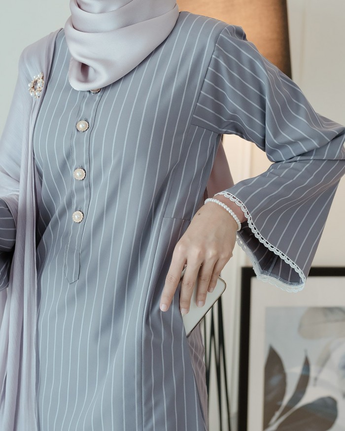 Dang Anum 2.0  in Royal Grey