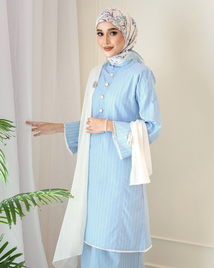 Dang Anum 2.0  in Soft Blue