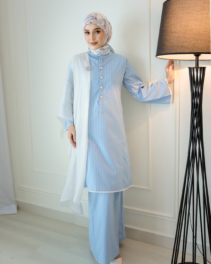 Dang Anum 2.0  in Soft Blue