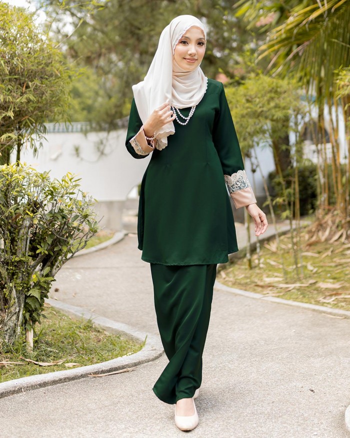 Ratu Kurung in Emerald Green